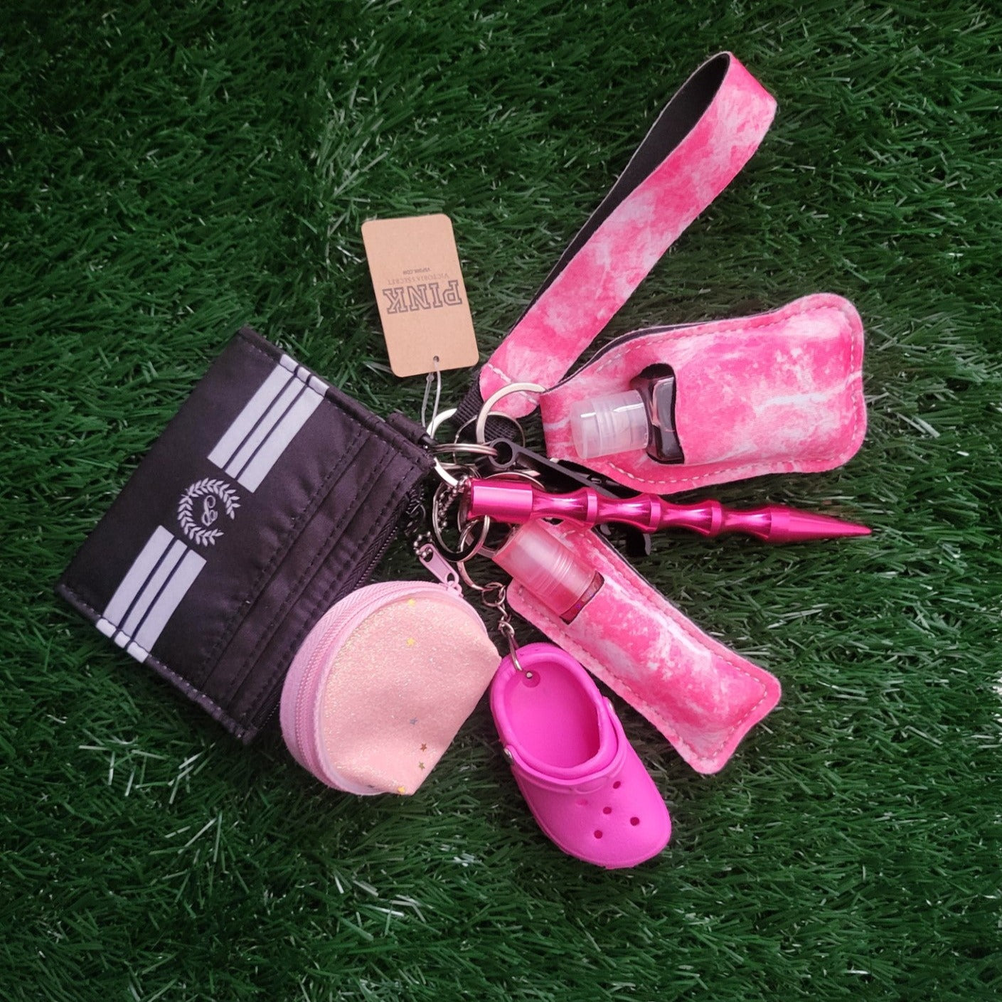 VS PINK WRISTLET KEY CHAIN SET